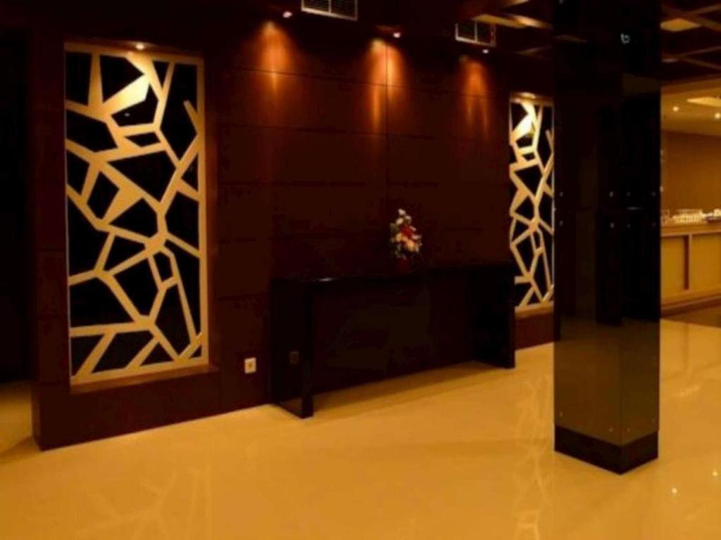 Emilia Hotel By Amazing - Palembang Exterior foto